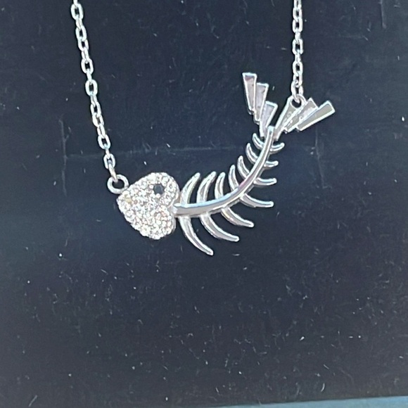 Brand New Sterling Silver 18" Fish Necklace Heart Pave Crystals 925 Stamped - Picture 5 of 15